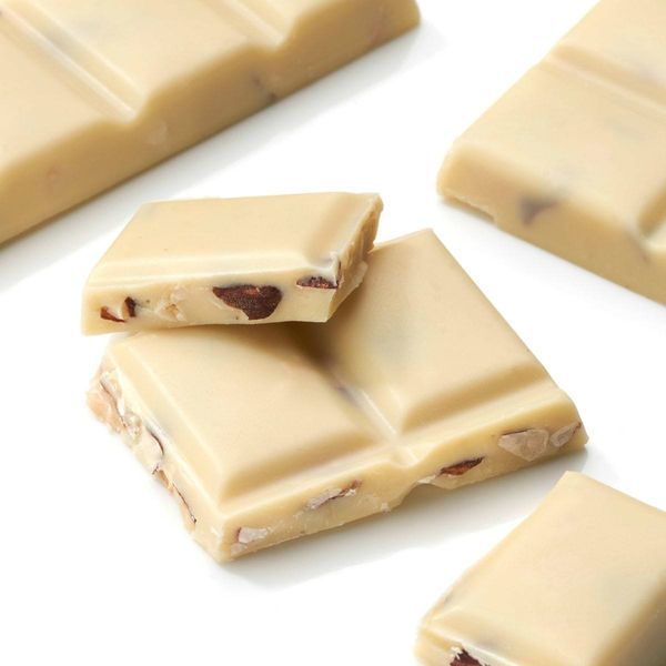 Шоколад білий з шматочками мигдалю Bio, 100 g 2400 фото